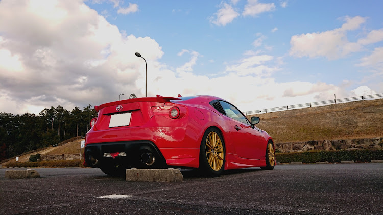 86の86 zn6・ドライブ・レッドメモリー・エムズガレージに関するカスタム事例の投稿画像2枚目