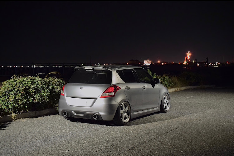 スイフトスポーツのnight photography・一眼カメラ練習中・夜むずい・楽しいのが一番・明かりを求めて三千里に関するカスタム事例の投稿画像2枚目