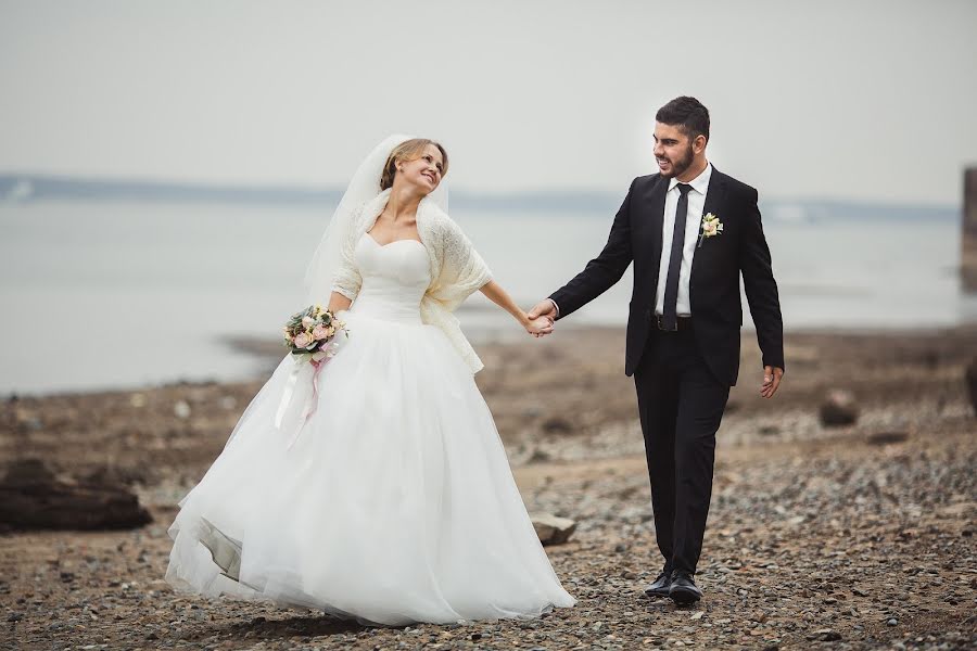 Wedding photographer Oksana Martynova (oksanamartynova). Photo of 24 March 2016