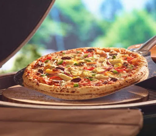 Classy Paneer Mushroom Capsicum Pizza