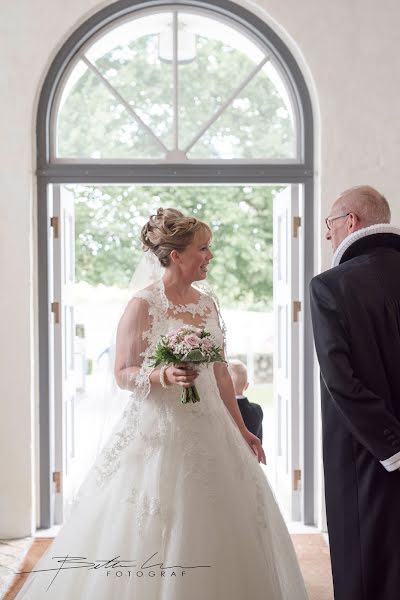 Fotografo di matrimoni Bettina Larsen (bettinalarsen). Foto del 30 marzo 2019