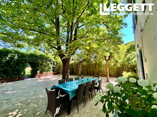 House with pool and garden 4