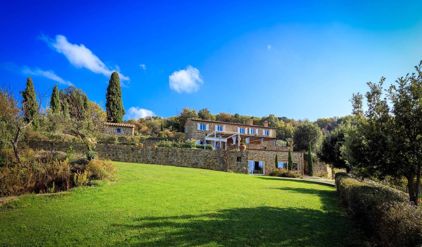 Farm house with garden and pool Montalcino