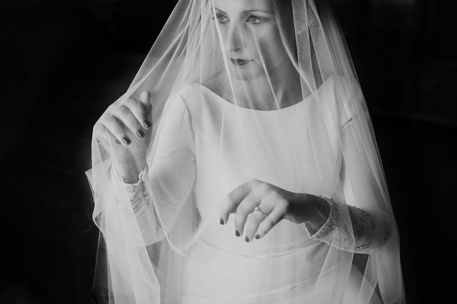 Wedding photographer Marina Gallardo (captadoresdeemoc). Photo of 25 September 2019