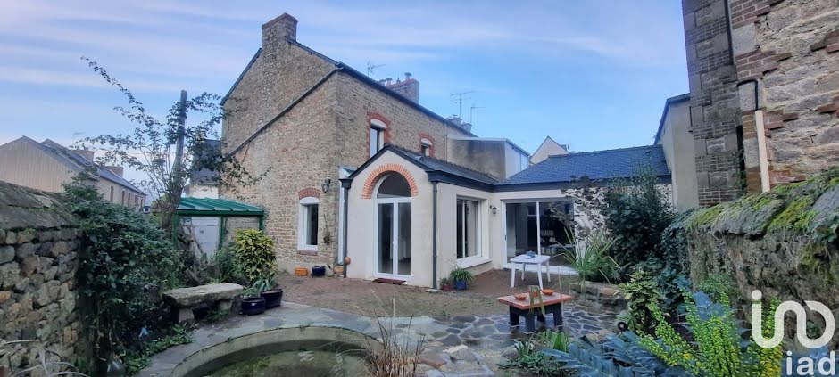 Location meublée maison 5 pièces 140 m² à Dinan (22100), 1 290 €