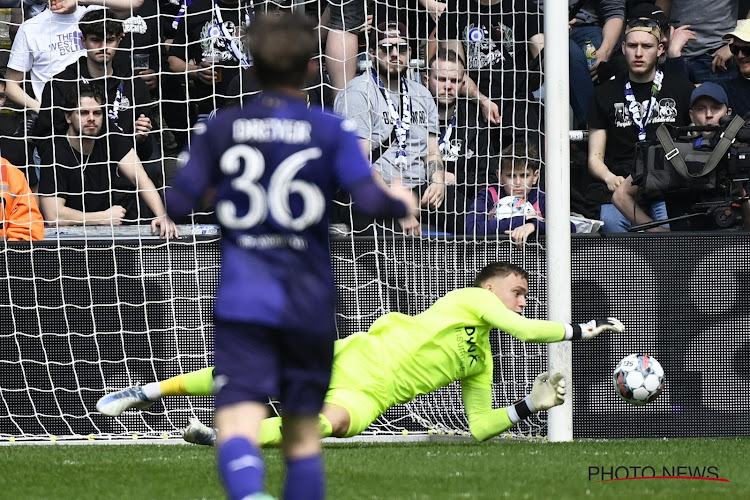 'Anderlecht kiest voor bijzondere deal in transfer van Bart Verbruggen'