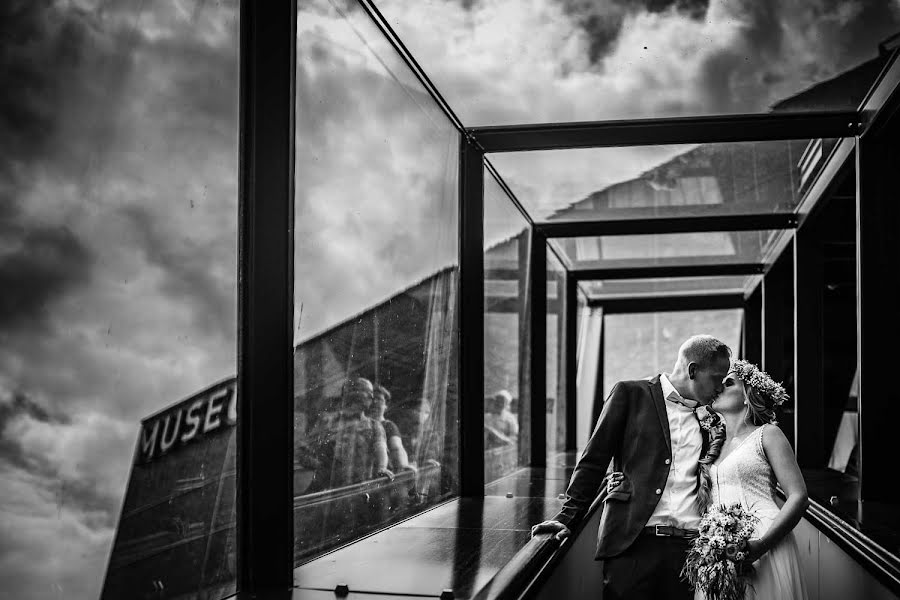 Fotógrafo de casamento Nicole Schweizer (nicschweizer). Foto de 28 de maio 2018