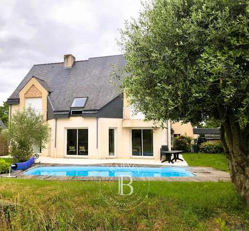 House with pool and garden 1