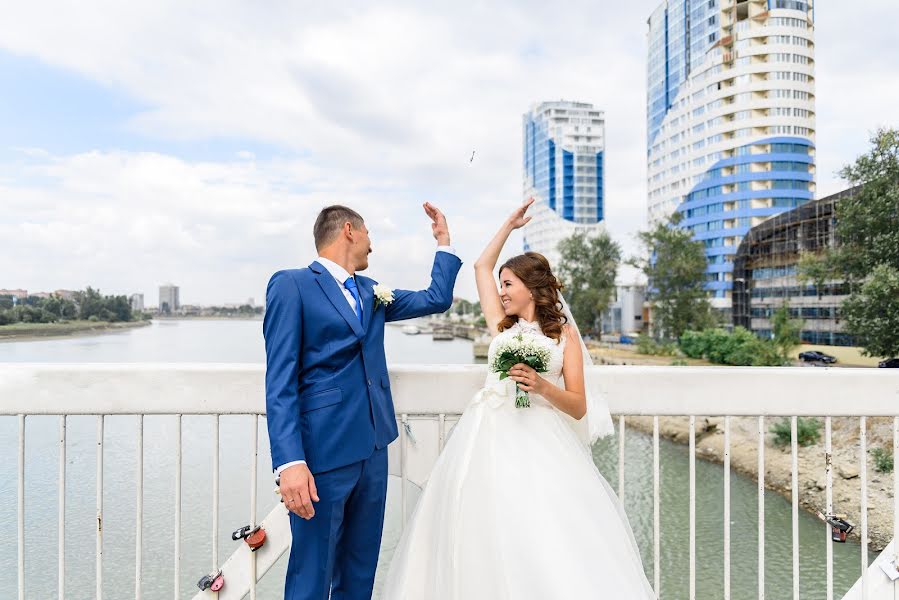 Fotógrafo de casamento Irina Dolotova (dolotova). Foto de 11 de outubro 2016