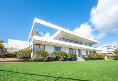 House with garden and terrace 10