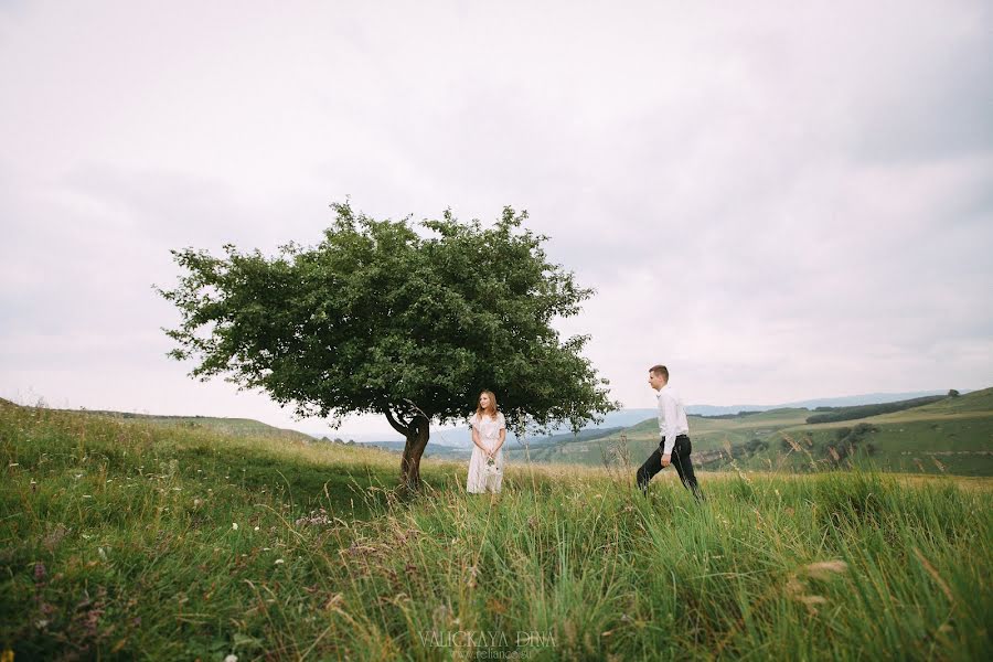 Fotógrafo de casamento Dina Valickaya (dushka). Foto de 7 de outubro 2019