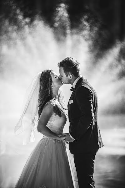 Wedding photographer Patryk Pawlowski (pawfoto). Photo of 30 September 2018
