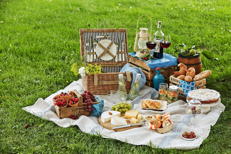 Here are a few suggestions to make packing the perfect picnic plain sailing.