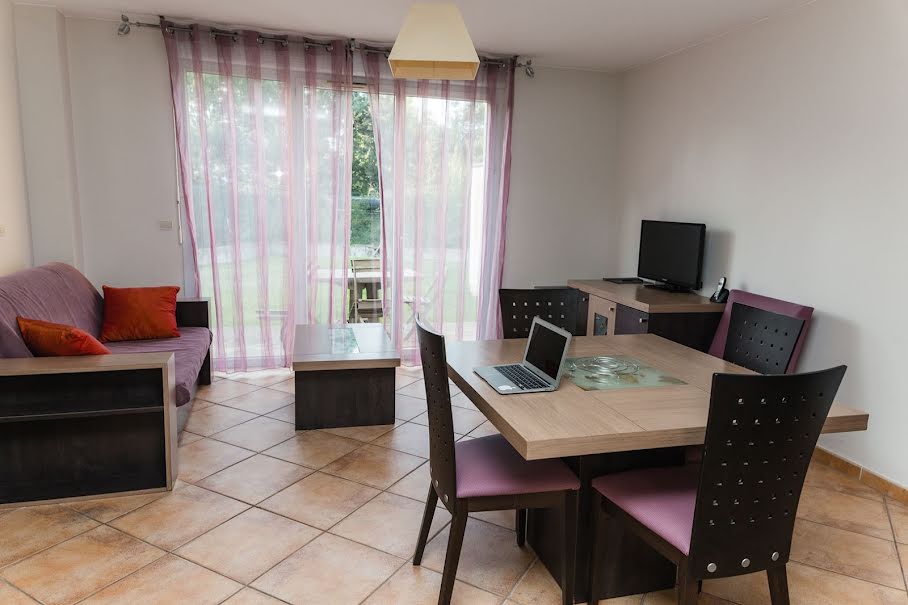 Location meublée appartement 3 pièces 60 m² à Rousset (13790), 1 920 €