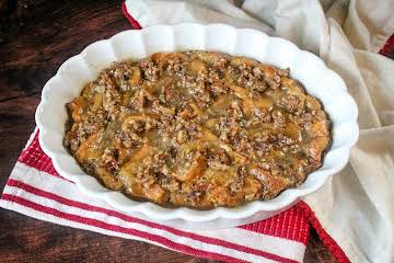 Praline Pecan Bread Pudding With Rum Sauce