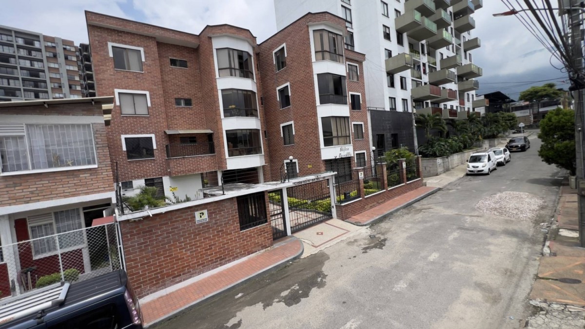 Casa En Venta - Los Parrales, Ibague