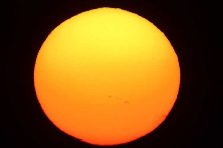 ジムニーシエラのAIには理解できない・夕陽とコラボ・超望遠レンズ撮影・ジムニーシエラのある生活に関するカスタム事例の投稿画像2枚目