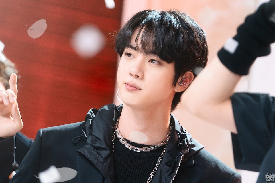 K-Netizens are left speechless seeing #BTS's #Jin's photos from Inkigayo