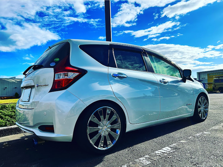 ノートのドライブ・11月もよろしくお願いします・洗車・NOTE e-POWERに関するカスタム事例の投稿画像1枚目