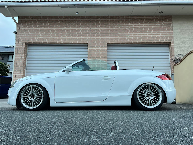 TT ロードスターのアウディのある生活・オープンカー・アウディ TT・アウディに関するカスタム事例の投稿画像1枚目