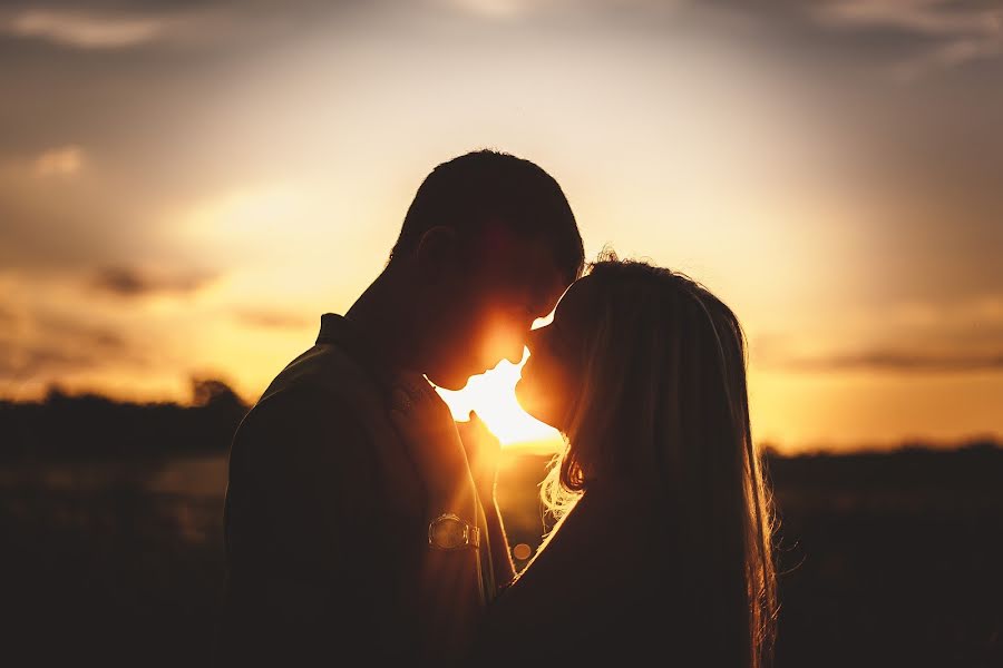 Fotógrafo de casamento Rr Ooo (ruzannauspenskay). Foto de 14 de julho 2018