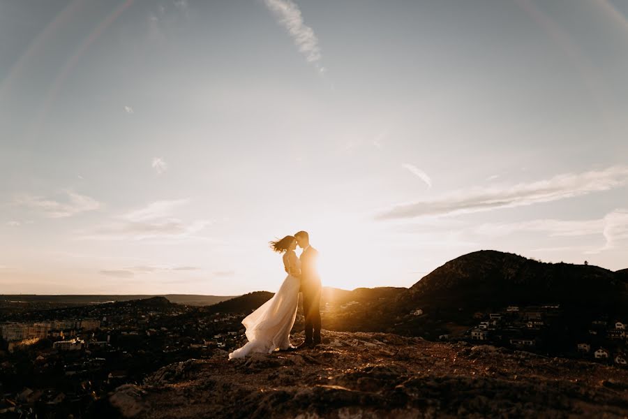 Fotógrafo de casamento Virág Mészáros (awhjs). Foto de 26 de fevereiro