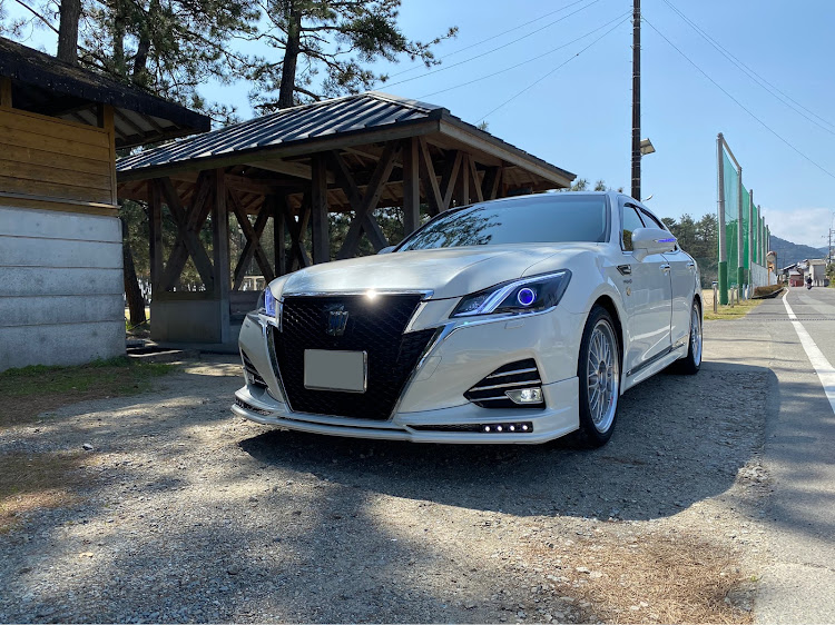 クラウンアスリートのクラウン・桜と愛車・ハイブリッド・210クラウン・BBS LMに関するカスタム事例の投稿画像2枚目