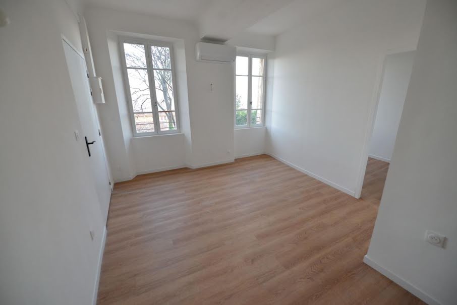 Location  appartement 2 pièces  à Grasse (06130), 635 €