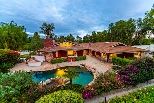 House with pool 1