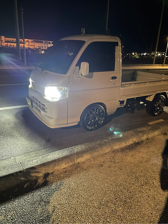 ハイゼットトラックの沖縄県・VIP沖縄・ブラックス・ハロースペシャル・オールペンに関するカスタム事例の投稿画像5枚目