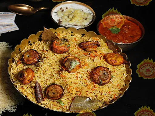 Mushroom Tikka Dum Biryani With Gravy Or Raita (Serves 1-2)