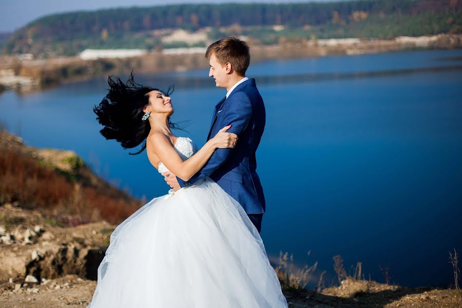 Fotógrafo de casamento Liliya Turok (lilyaturok). Foto de 31 de dezembro 2015