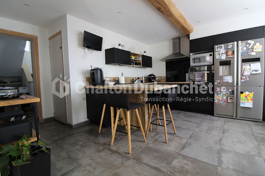 Vente maison 5 pièces 160 m² à Renaison (42370), 261 500 €