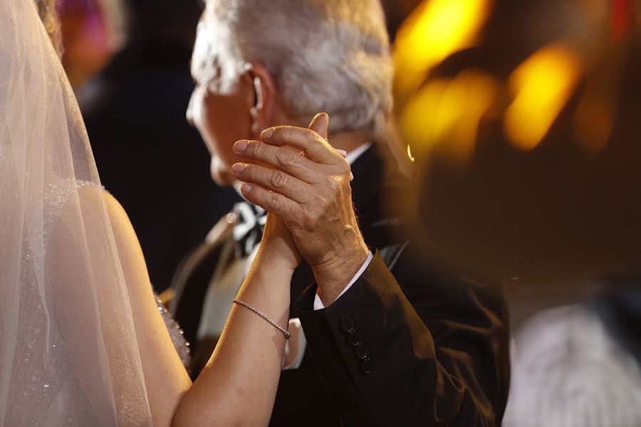 Fotógrafo de casamento Cenk Özayan (cenkozyn). Foto de 3 de junho 2017