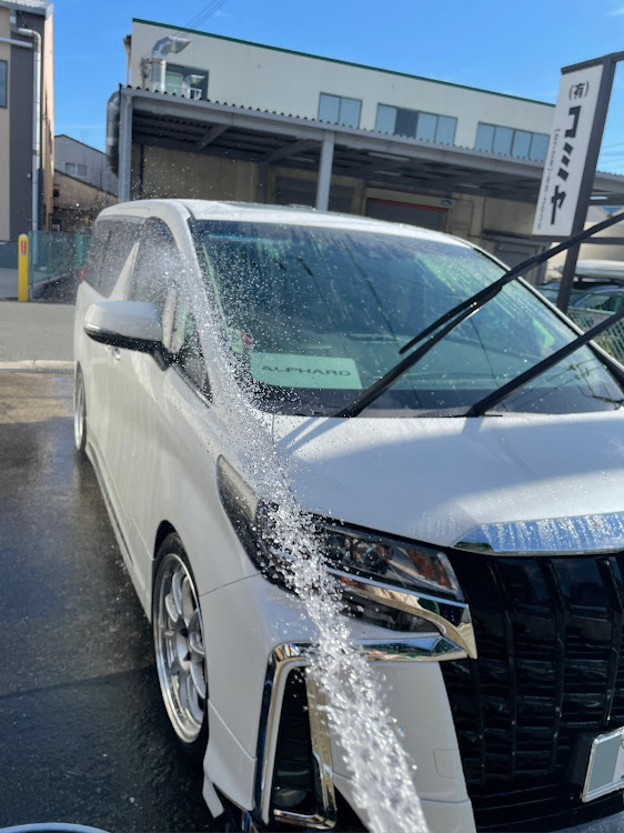 アルファードのコンキスタドール・暑い、、暑いぞおおお！！・洗車・熱中症に気をつけて!!に関するカスタム事例の投稿画像1枚目