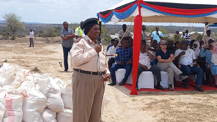 Samburu Deputy County Commissioner Josephine Mwenge addresses residents at Kizingo in Makamini on Wednesday, October 19, 2022