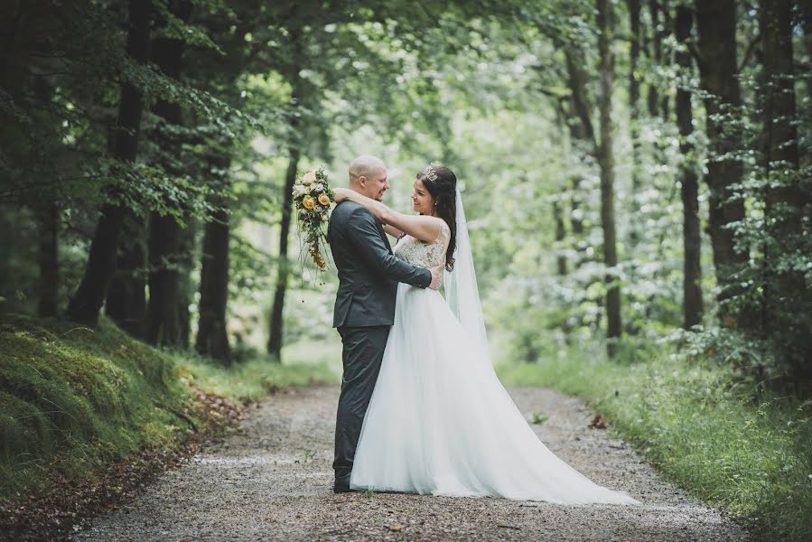 Wedding photographer Christina Smed (christinasmed). Photo of 30 March 2019