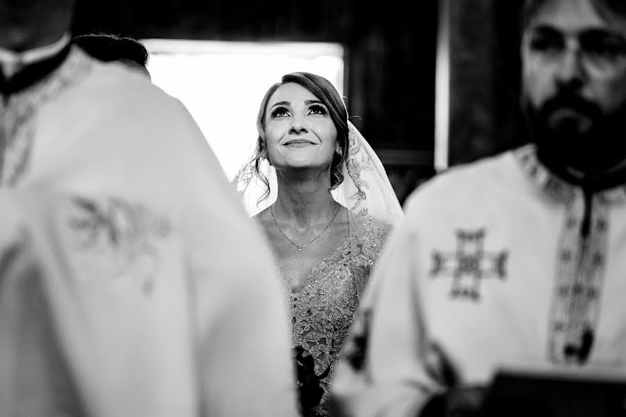 Fotografo di matrimoni Sabina Mladin (sabina). Foto del 17 ottobre 2019