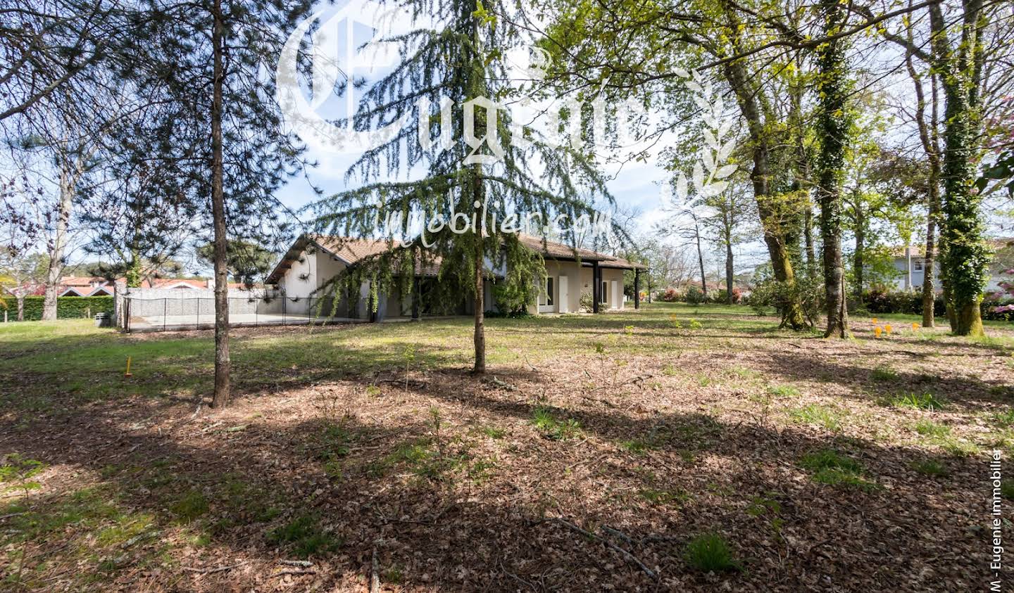 Villa with pool and garden Saint-Paul-lès-Dax