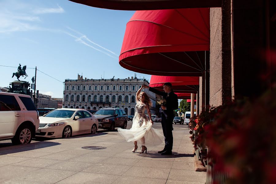 Fotógrafo de casamento Ilona Lavrova (ilonalavrova). Foto de 9 de agosto 2018