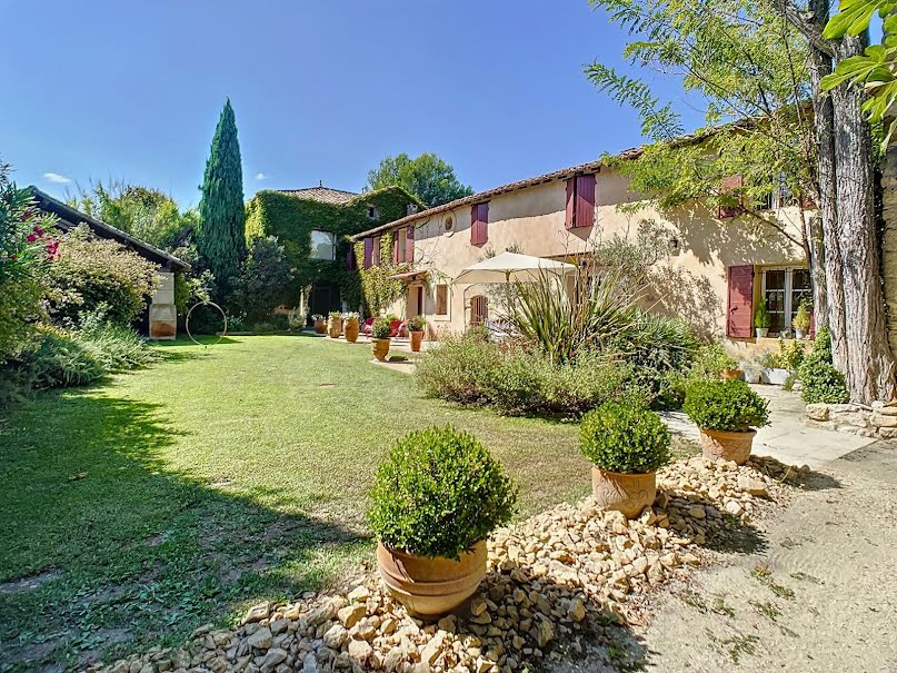 Vente maison 9 pièces 405 m² à L'Isle-sur-la-Sorgue (84800), 2 200 000 €