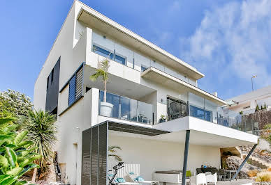 House with garden and terrace 5