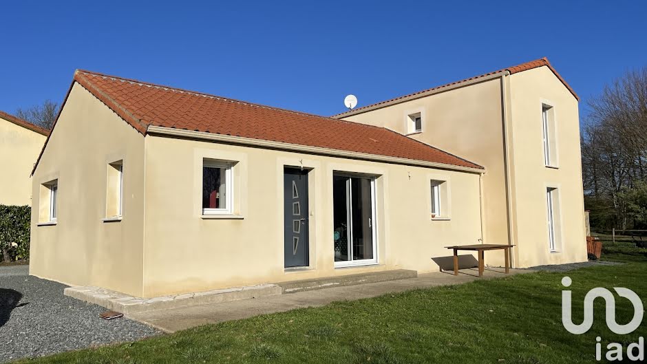 Vente maison 5 pièces 146 m² à Saint-Prouant (85110), 232 800 €