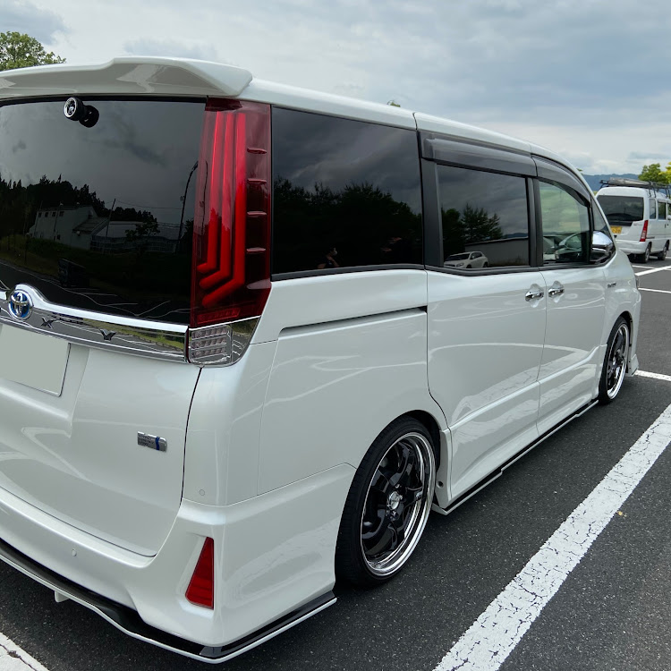 ヴォクシーの思い出に関するカスタム事例の投稿画像1枚目