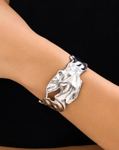 Bracelet métallique liquide plissé. - 1