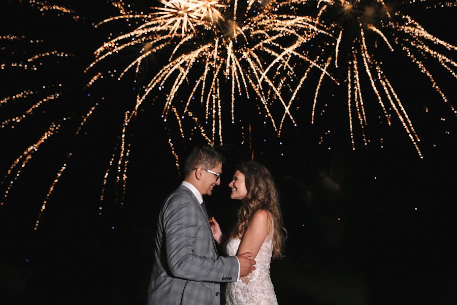 Fotógrafo de casamento Iryna Mandryka (irma15). Foto de 19 de janeiro 2022