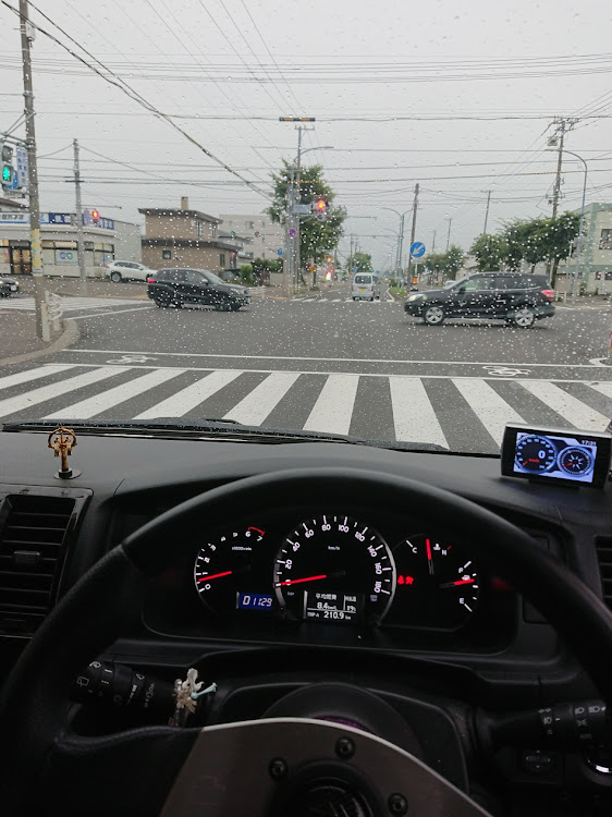 ハイエースバンの今日も戦車出来ず(TдT)・せっかく早く終わったのにぃ〰️(*T^T)・リボンナポリン(((*≧艸≦)ﾌﾟﾌﾟｯ・明日はプチオフでｽﾞｺｫｰ🏃・お盆はプチオフ祭りじゃぁ〰️🤣に関するカスタム事例の投稿画像1枚目