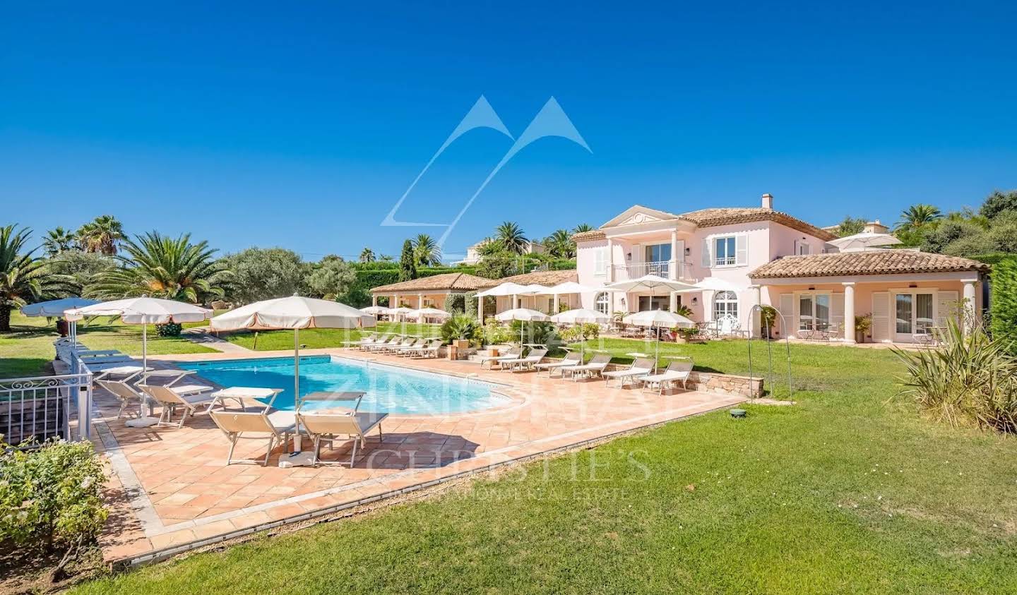 Villa with pool Grimaud