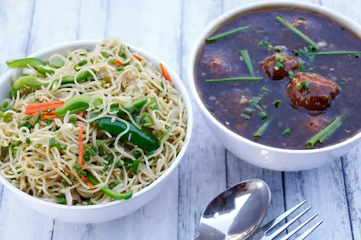 Chicken Noodles With Chilli Chicken