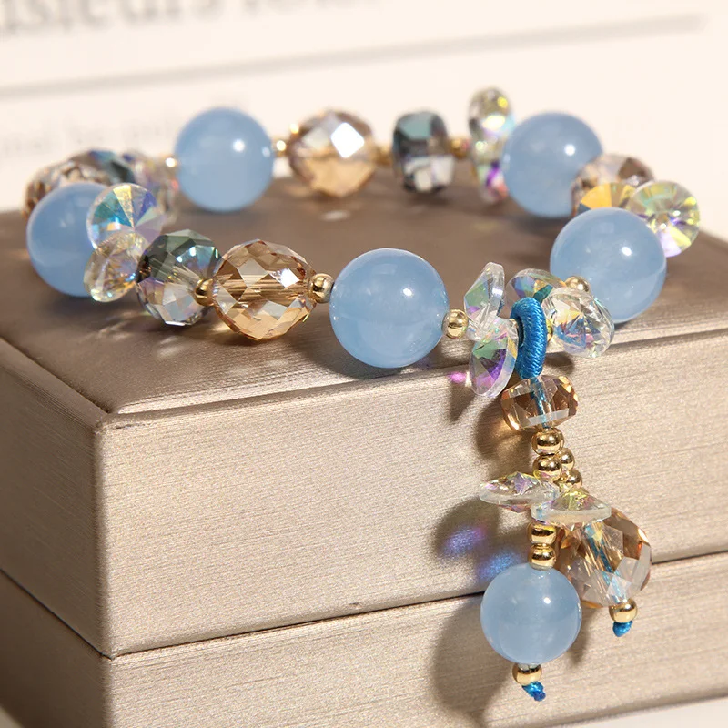 Originele handgemaakte aquamarijn kristallen armband voor dames. Straalt natuurlijke schoonheid uit. Perfect voor dagelijks gebruik en speciale gelegenheden.